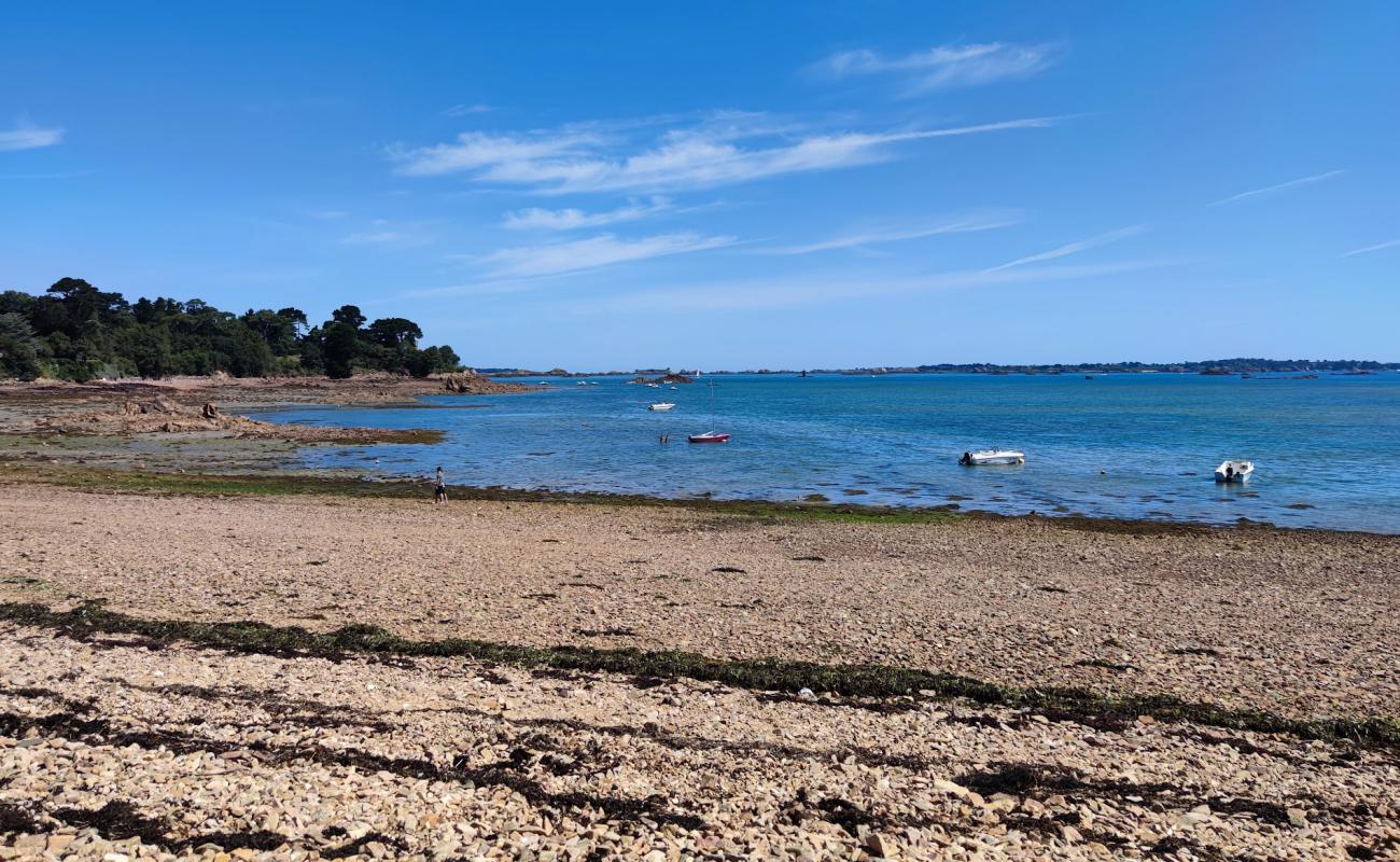 Plage du Gouern'in fotoğrafı gri çakıl taşı yüzey ile