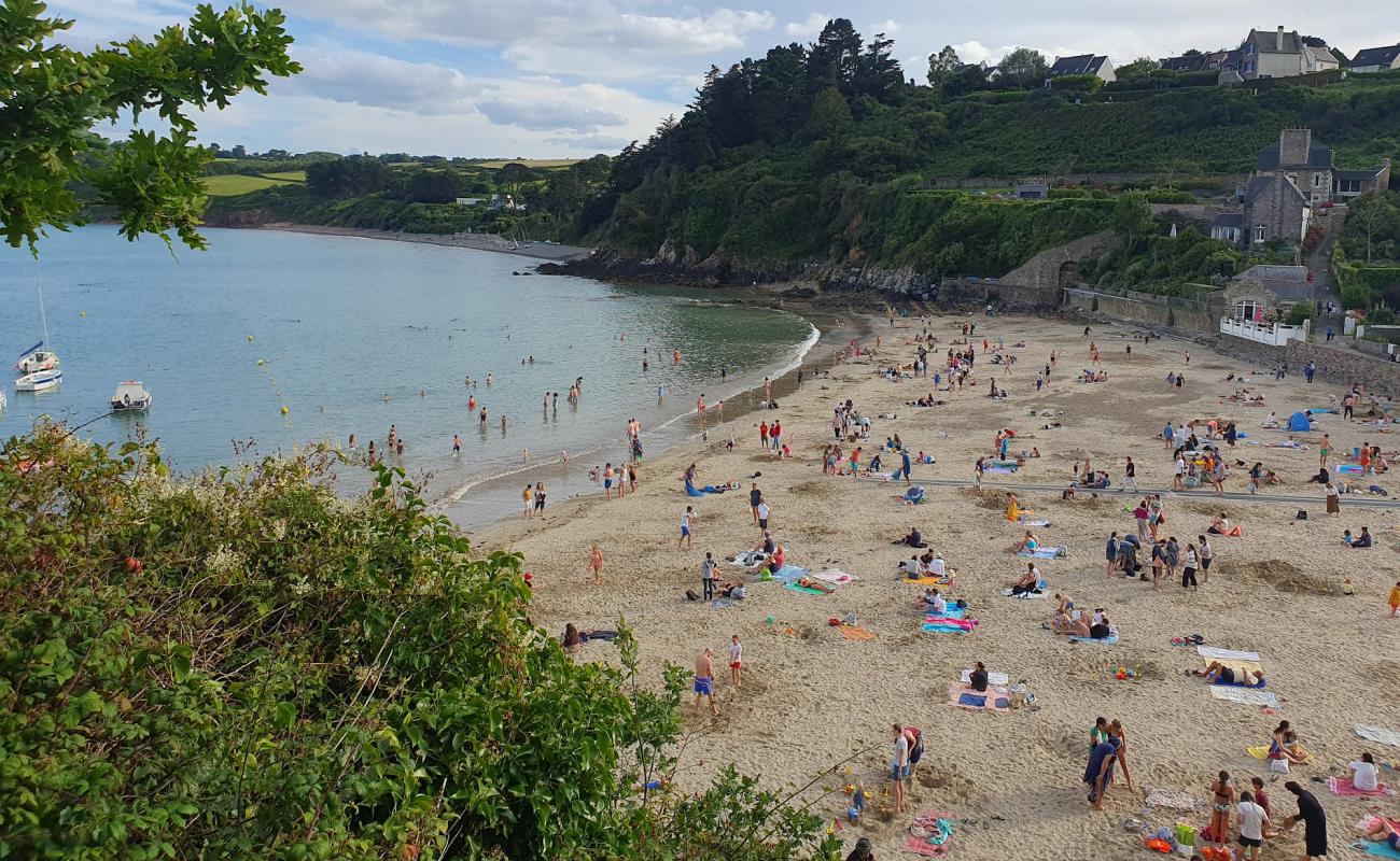 Plage de Brehec'in fotoğrafı açık bej kum yüzey ile