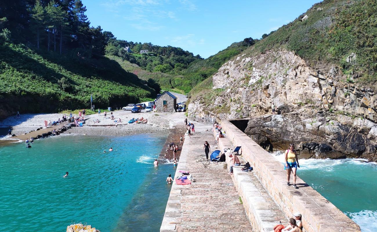 Plage de Port Moguer'in fotoğrafı gri çakıl taşı yüzey ile