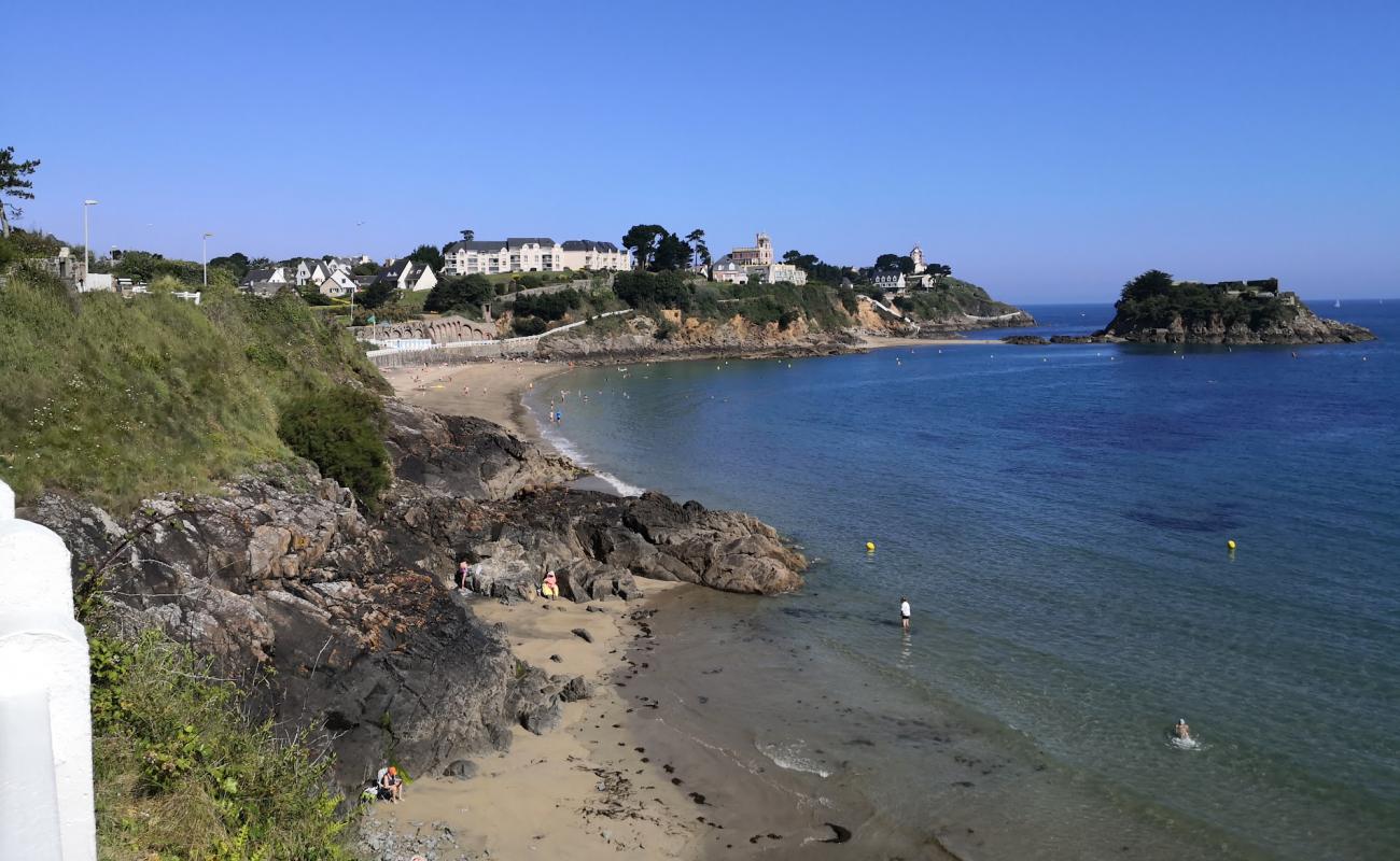 Plage de la Comtesse'in fotoğrafı açık bej kum yüzey ile