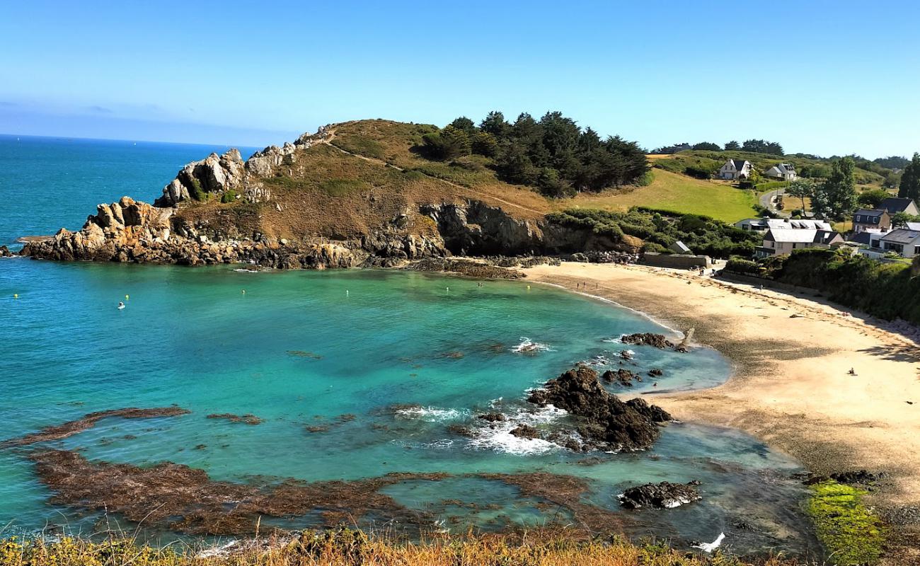 Plage du Port Morvan'in fotoğrafı açık bej kum yüzey ile