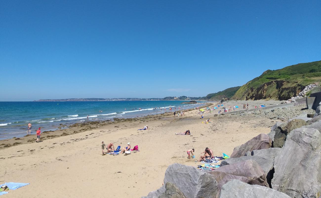 Plage des Vallees'in fotoğrafı açık bej kum yüzey ile