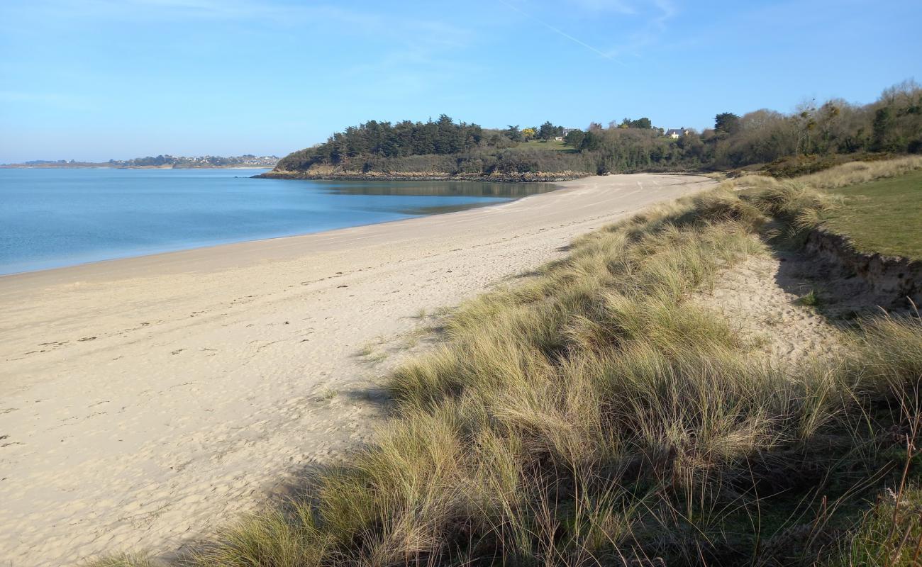 Plage de Vauver'in fotoğrafı açık bej kum yüzey ile