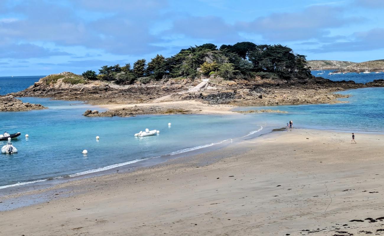 Plage de l'Islet'in fotoğrafı parlak kum yüzey ile