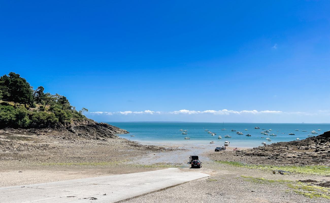 Plage de Port Picain'in fotoğrafı gri ince çakıl taş yüzey ile