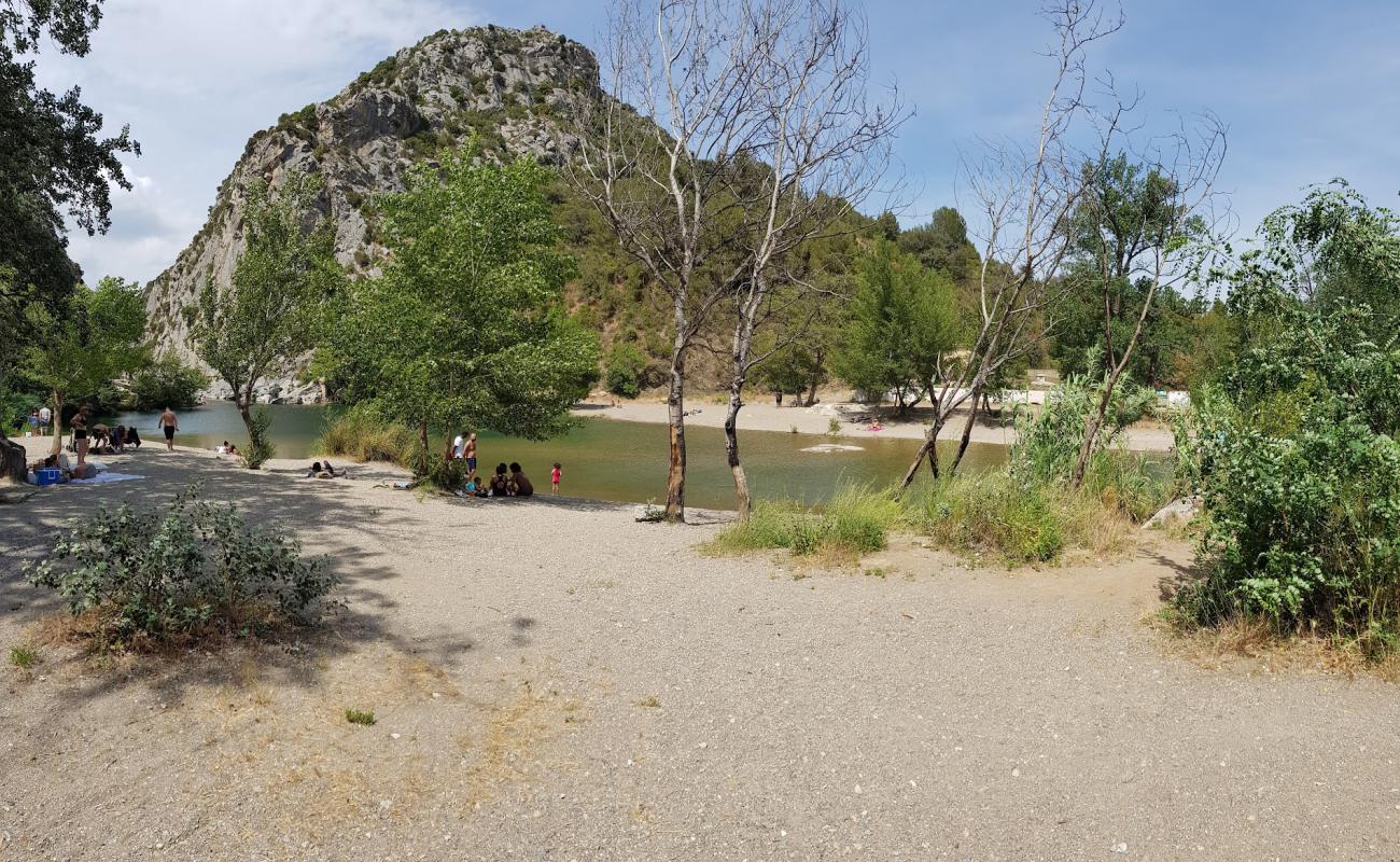 Plage Les Gorges Du Gouleyrous'in fotoğrafı gri ince çakıl taş yüzey ile