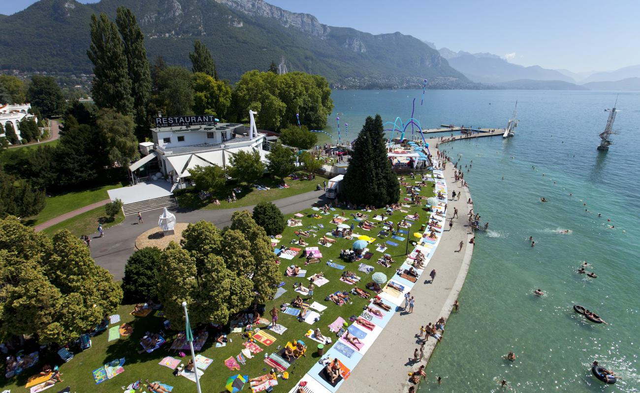 Plage de l'Imperial'in fotoğrafı çim yüzey ile