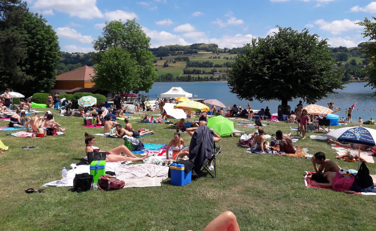 Plage de Montferrat'in fotoğrafı küçük gri çakıllar yüzey ile