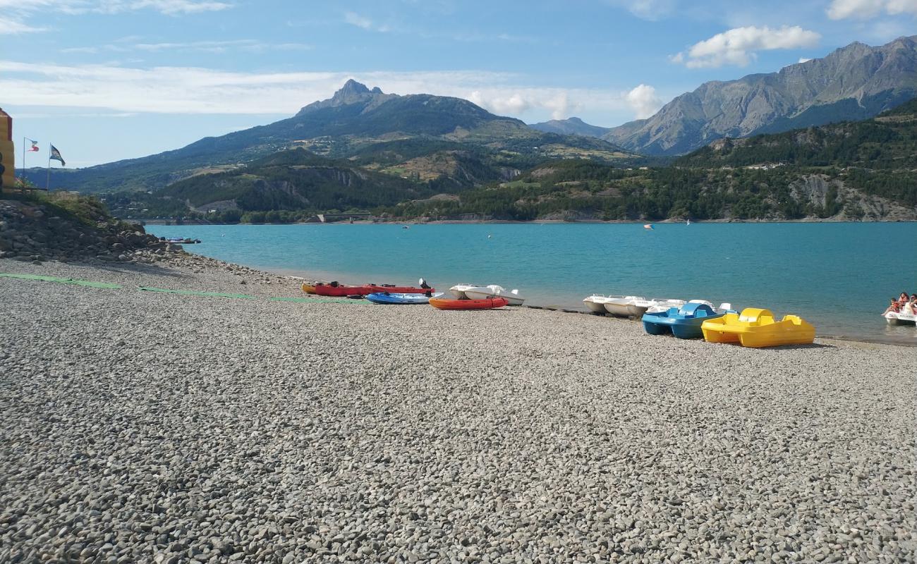Plage Les Combettes'in fotoğrafı küçük gri çakıllar yüzey ile