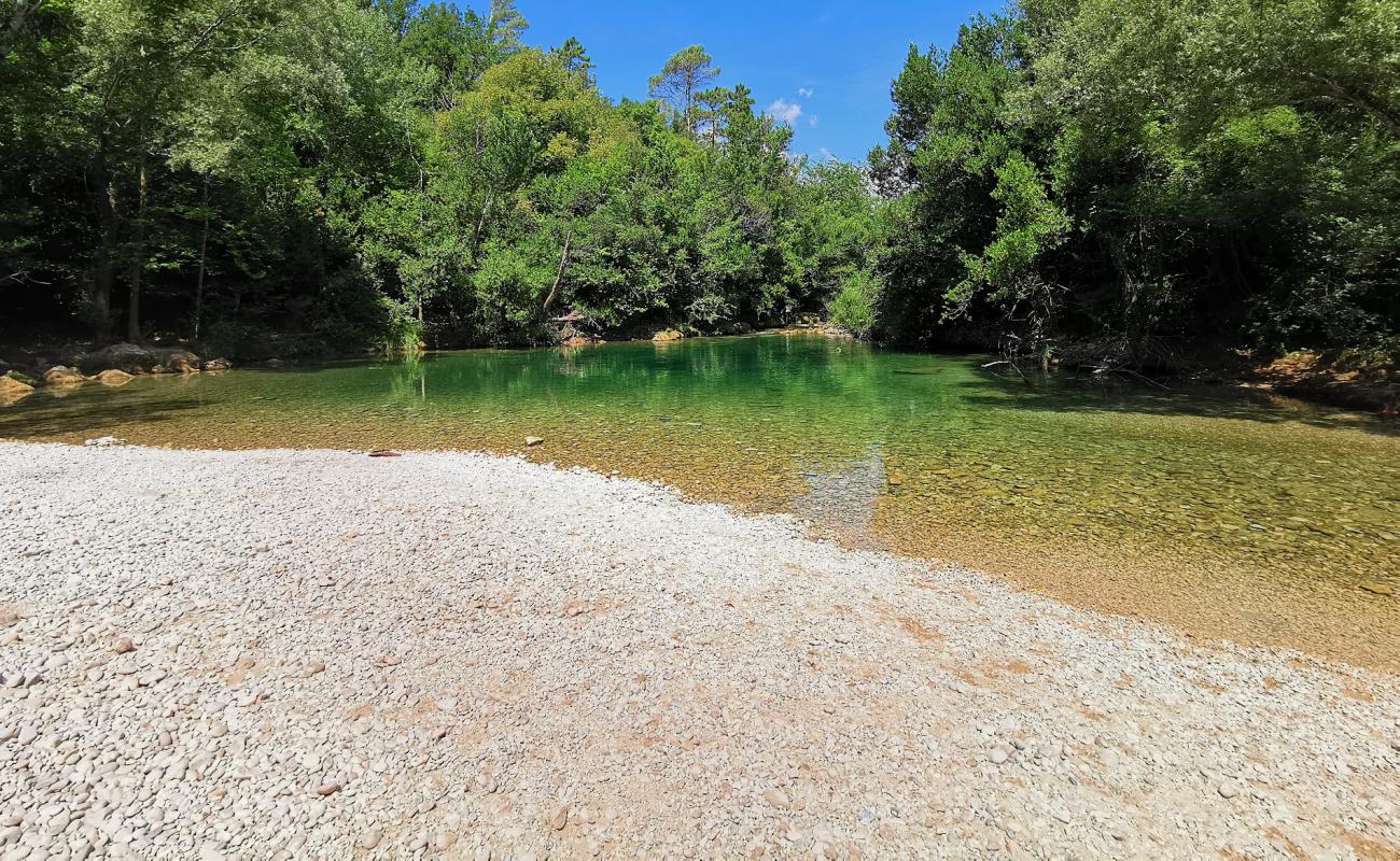 Plage De La Siagne'in fotoğrafı gri çakıl taşı yüzey ile