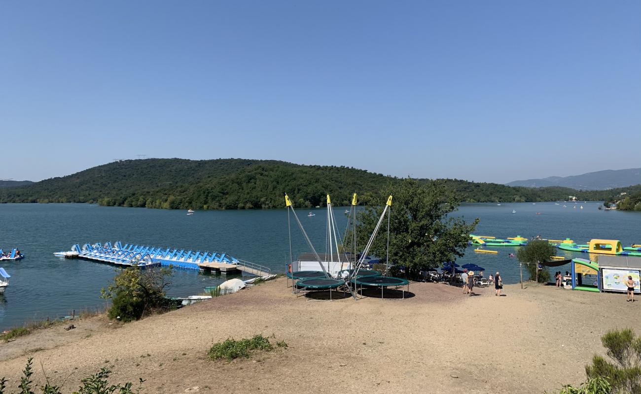 Wibit Plage'in fotoğrafı bej kum ve kayalar yüzey ile
