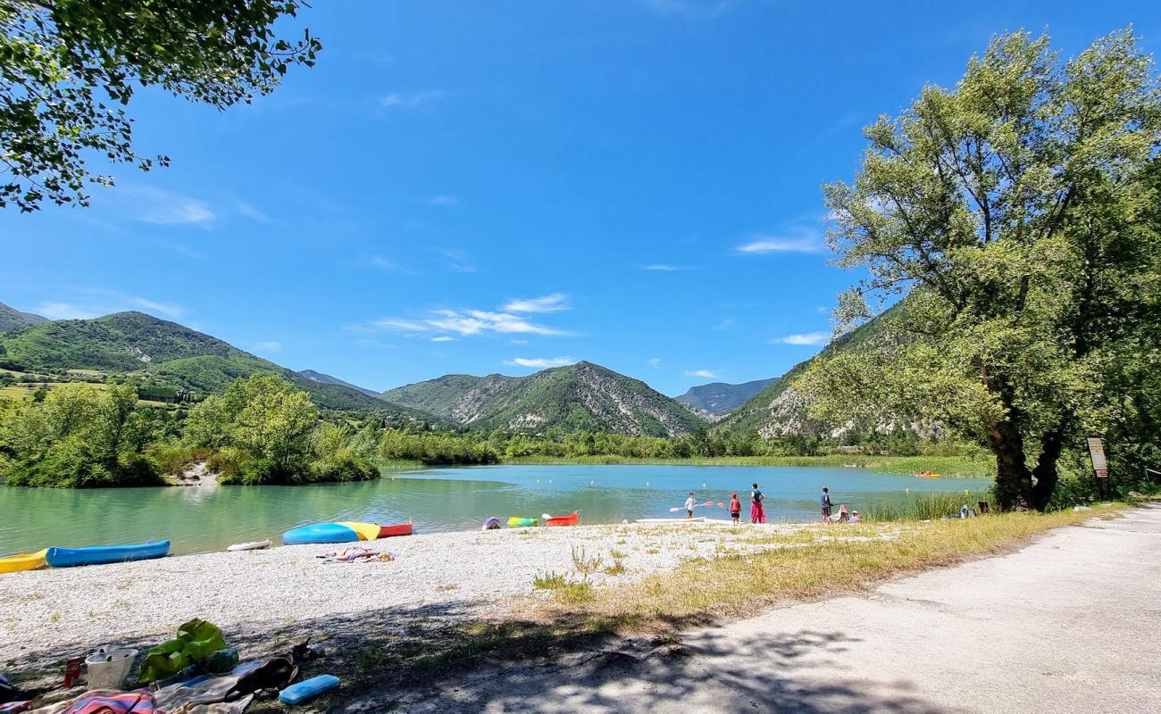 Plage Le Brec'in fotoğrafı gri ince çakıl taş yüzey ile