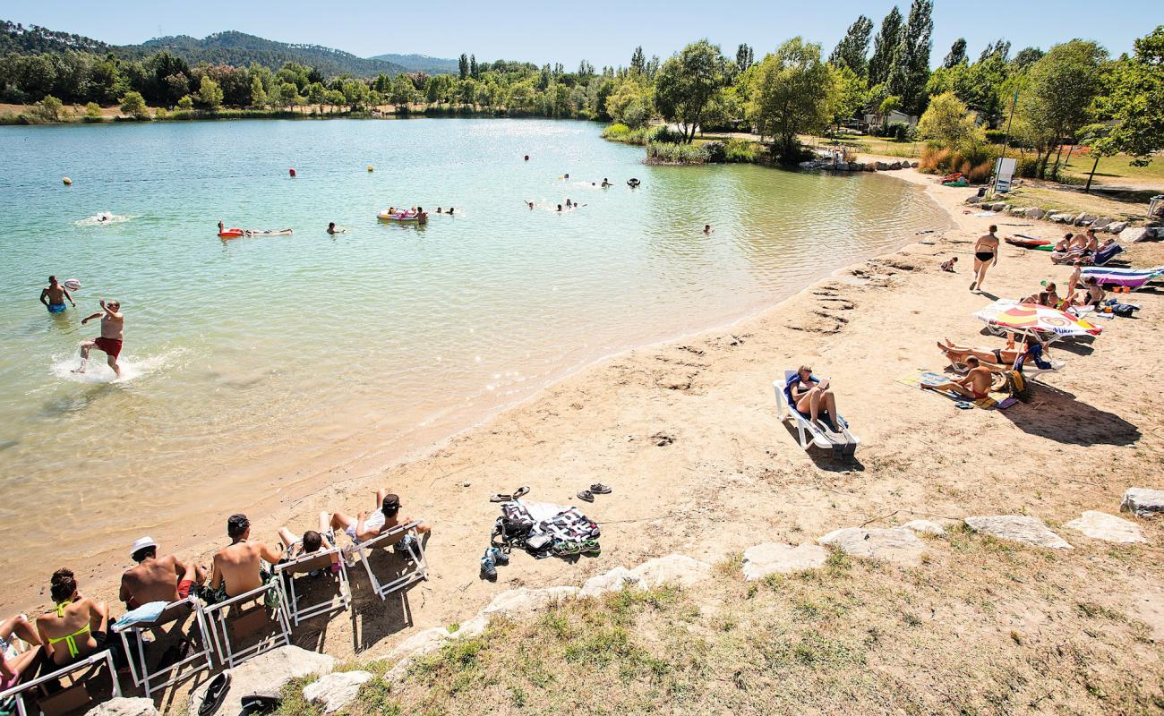 Plage Val de Durance'in fotoğrafı parlak kum yüzey ile