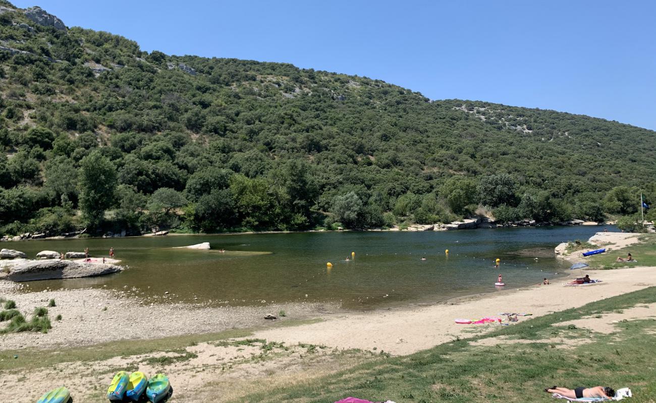 Plage de Sauze'in fotoğrafı taşlar yüzey ile