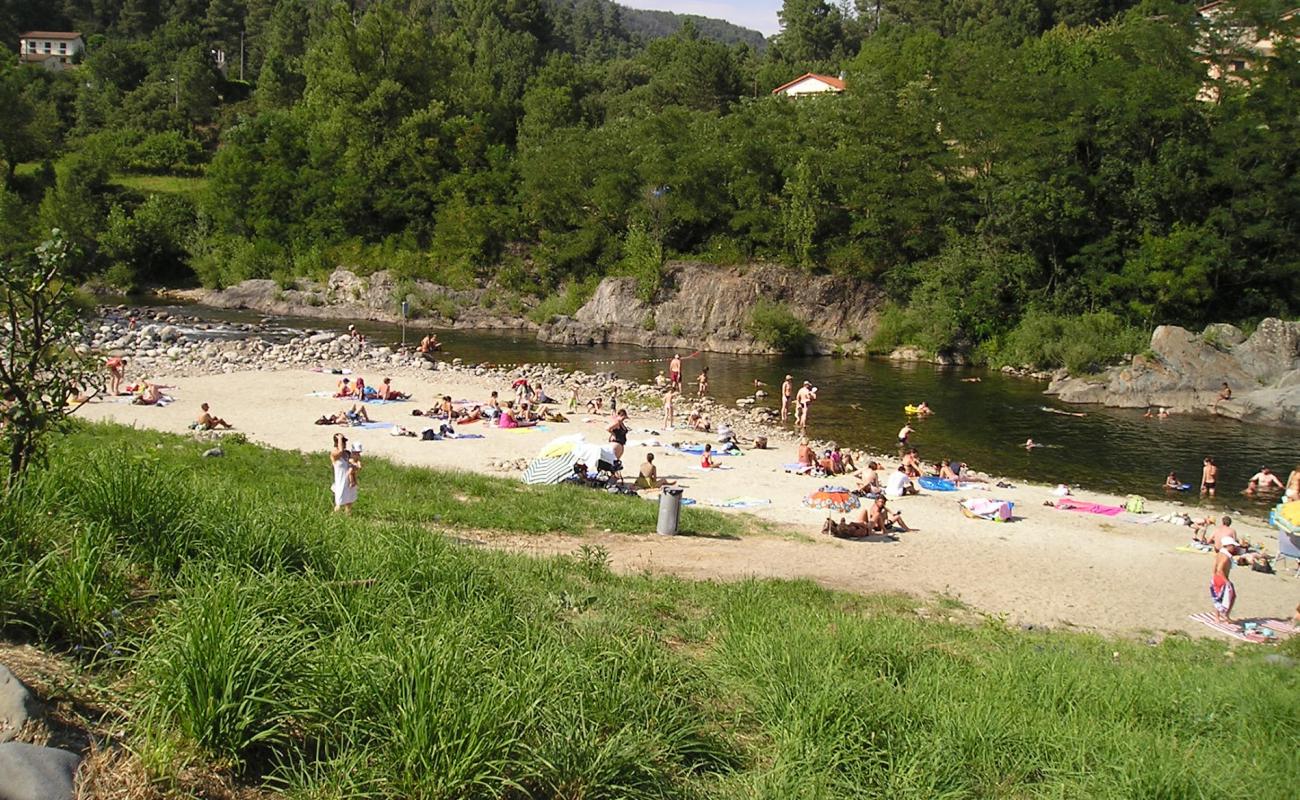 Plage de Lalevade'in fotoğrafı bej kum ve kayalar yüzey ile