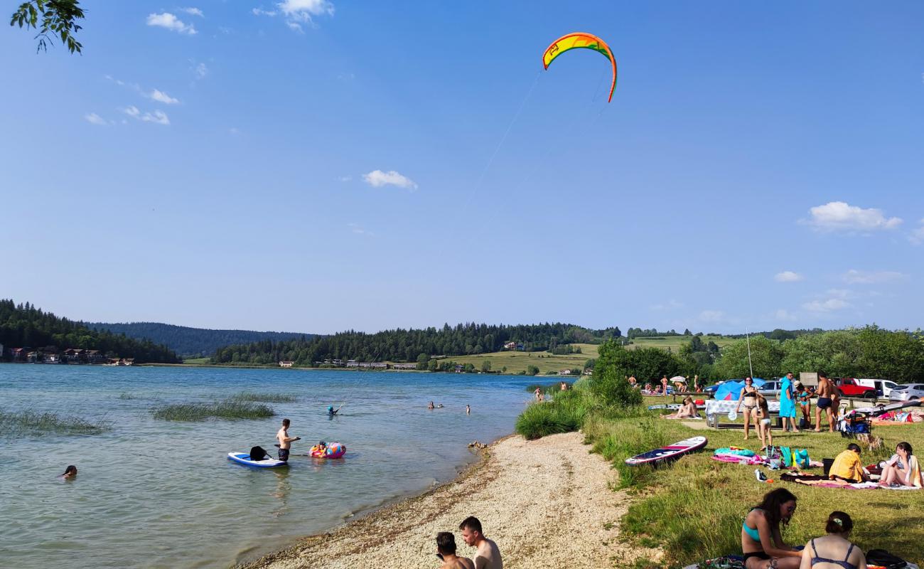 Plage de Chaon'in fotoğrafı gri ince çakıl taş yüzey ile