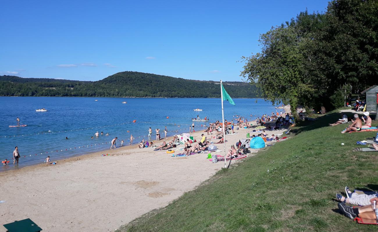 Plage de Doucier'in fotoğrafı parlak kum yüzey ile