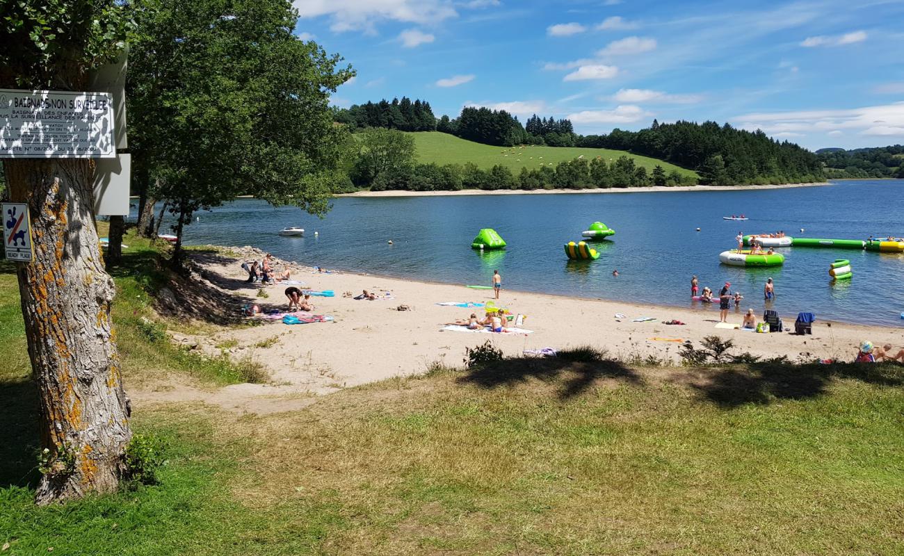 Soleil Levant Plage'in fotoğrafı açık bej kum yüzey ile