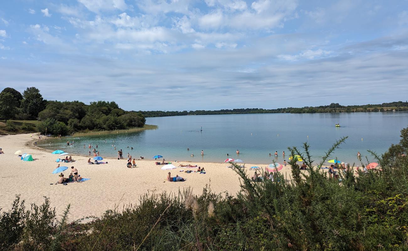 Plage Arjuzanx'in fotoğrafı açık bej kum yüzey ile