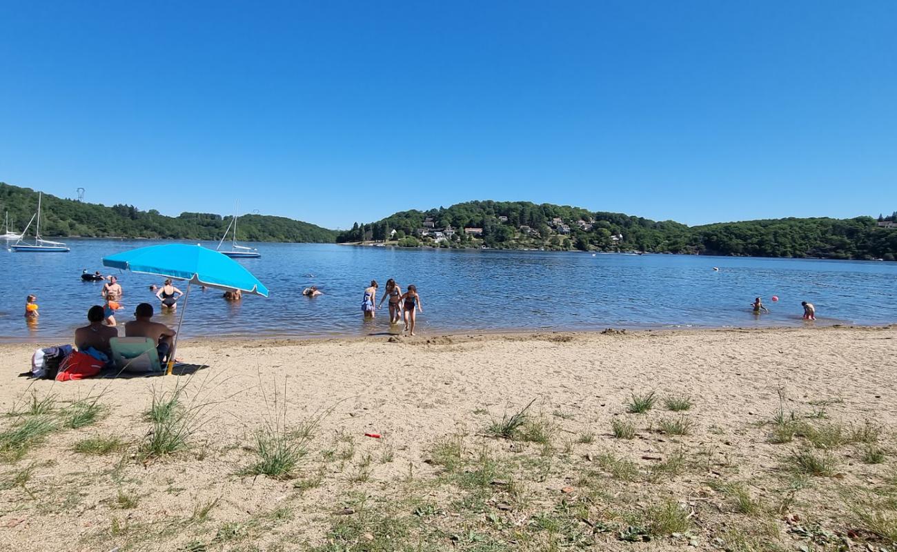 Plage de Chambon'in fotoğrafı açık bej kum yüzey ile