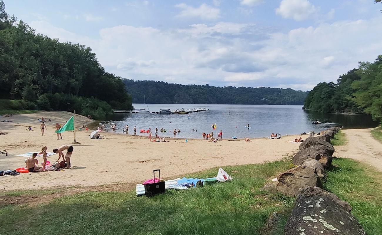 Plage de la Siauve'in fotoğrafı açık bej kum yüzey ile