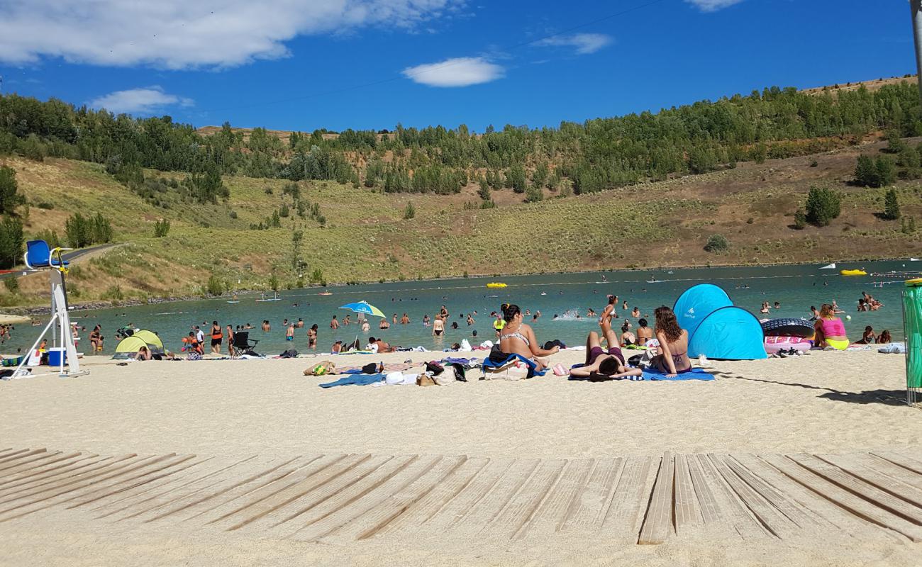 Plage de Cap Decouverte a Le Garric'in fotoğrafı açık bej kum yüzey ile