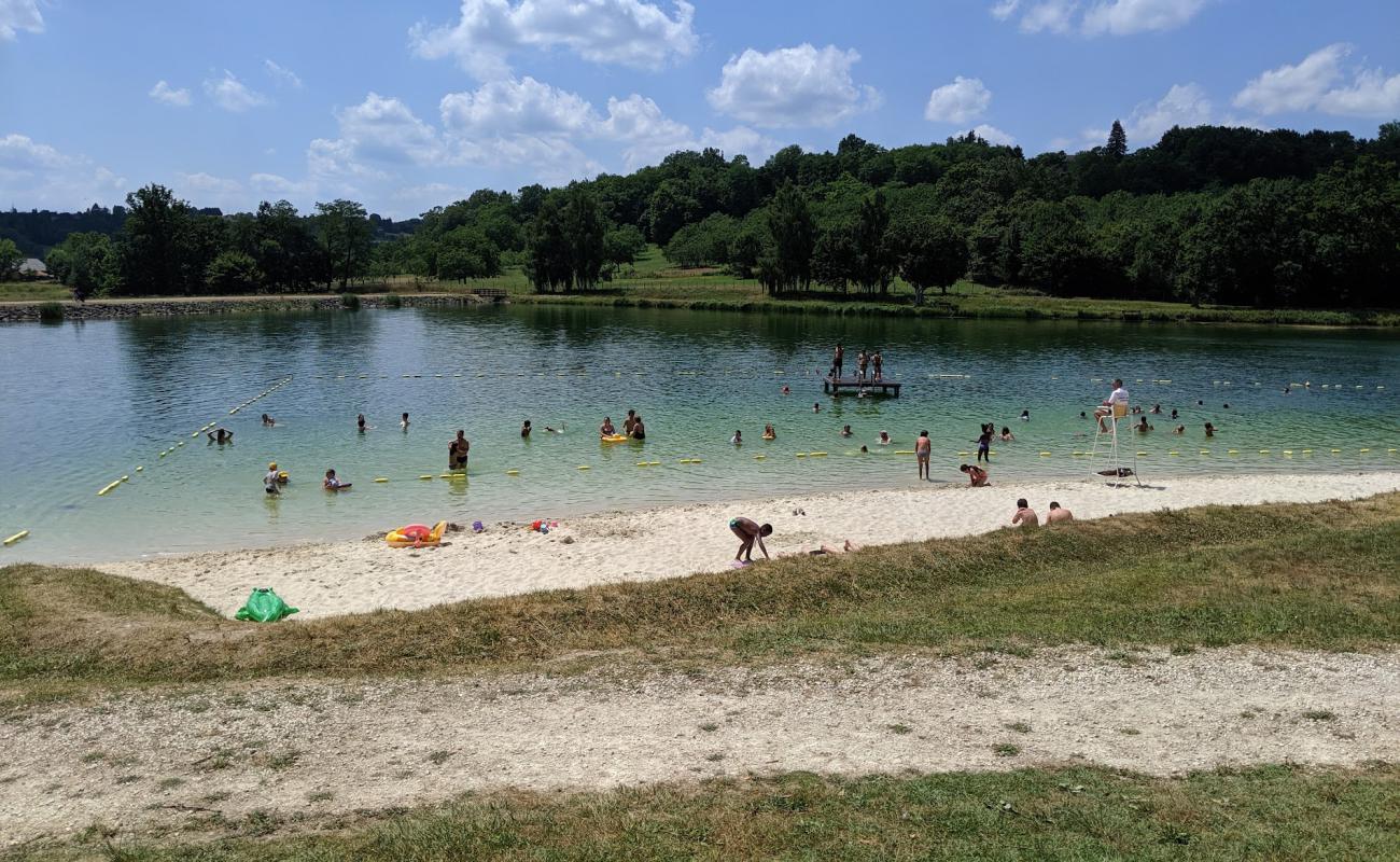 Plage Nantheuil'in fotoğrafı açık bej kum yüzey ile