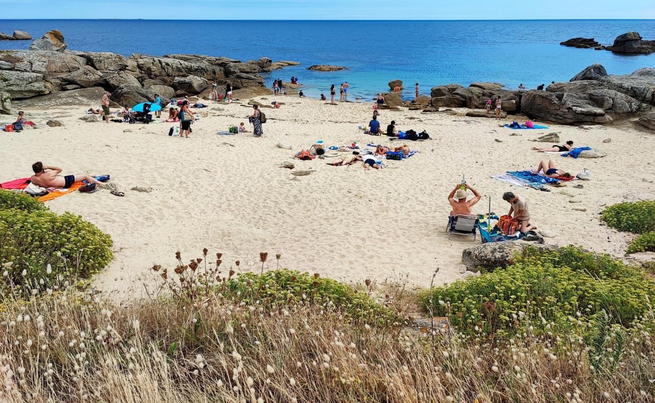 Plage du Hent Mor Bras'in fotoğrafı açık bej kum yüzey ile
