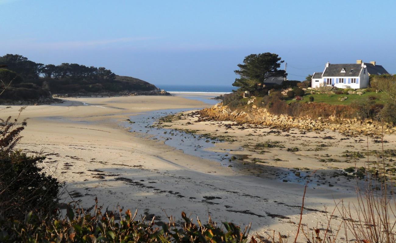 Plage de Penfoul'in fotoğrafı parlak kum yüzey ile