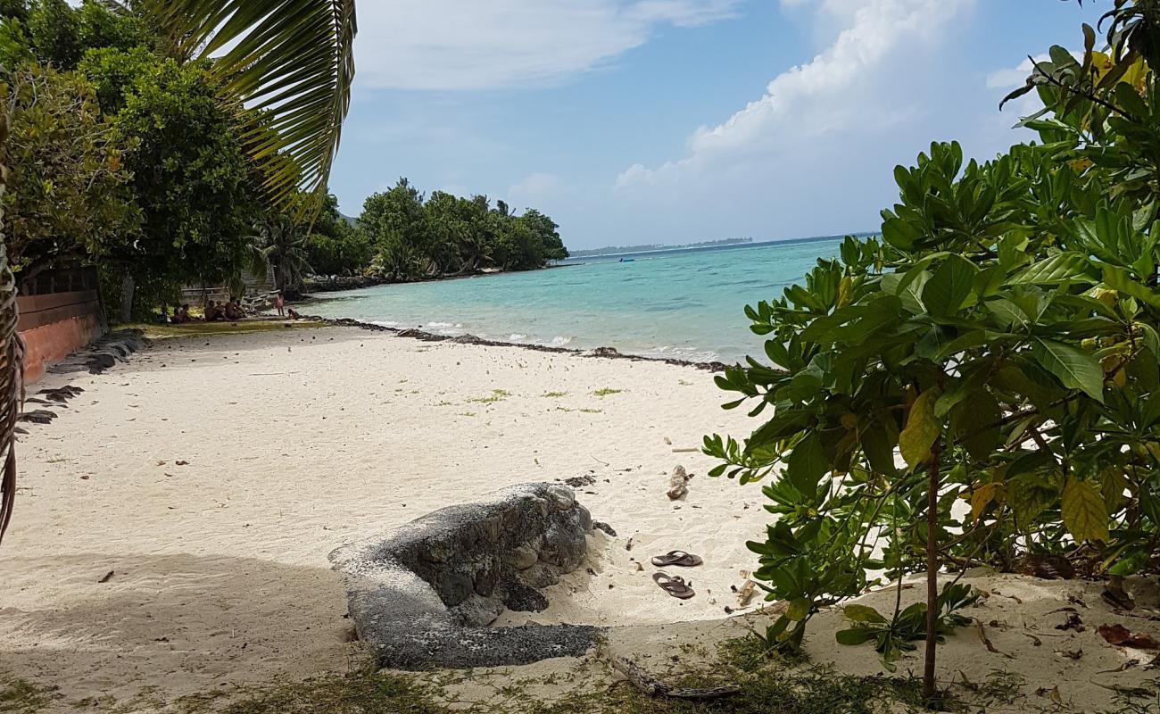 Farehau Beach'in fotoğrafı açık bej kum yüzey ile