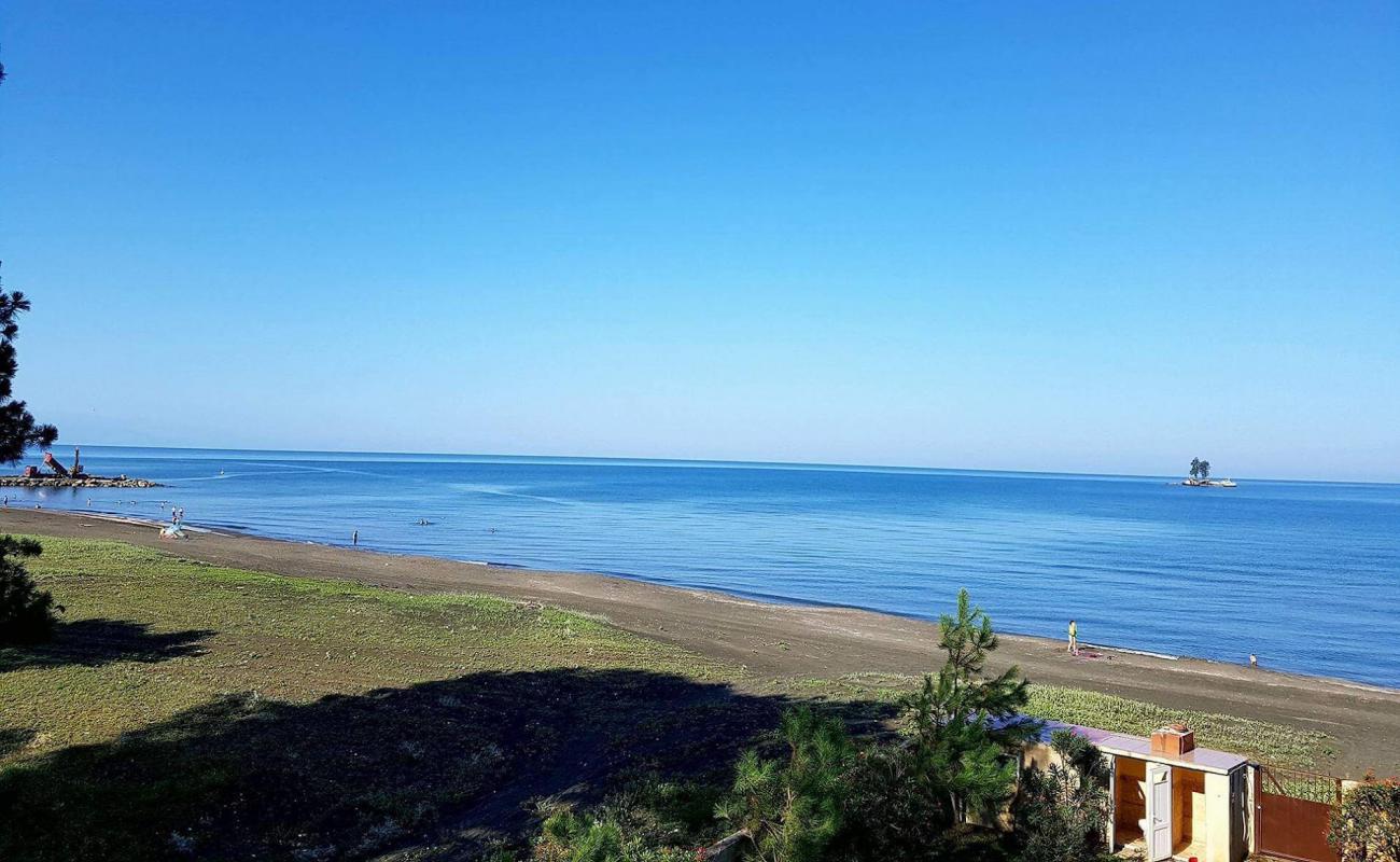 Maltakva beach'in fotoğrafı siyah kum yüzey ile