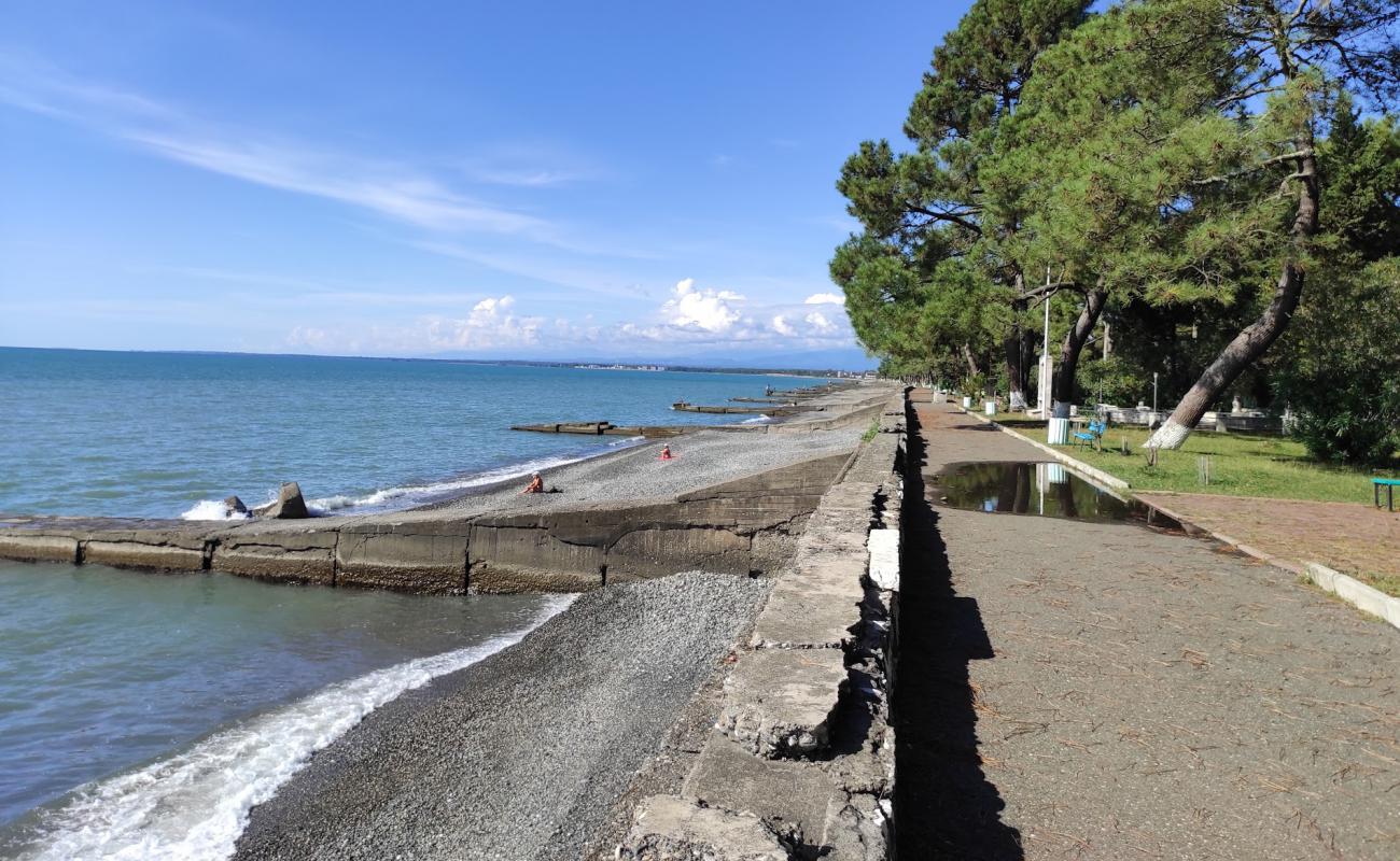 Ochamchire beach'in fotoğrafı gri ince çakıl taş yüzey ile