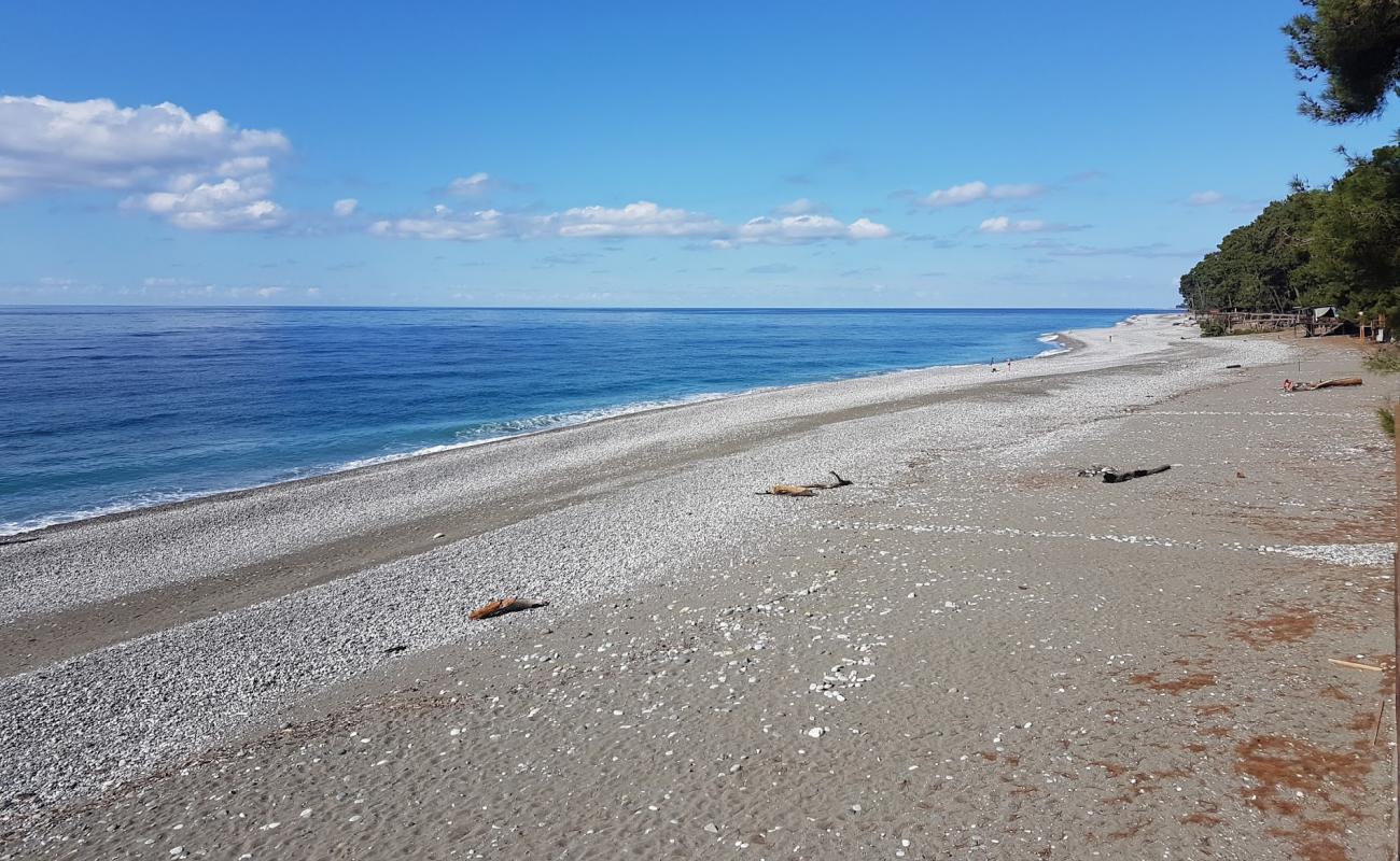 Kipariska'in fotoğrafı çakıl ile kum yüzey ile