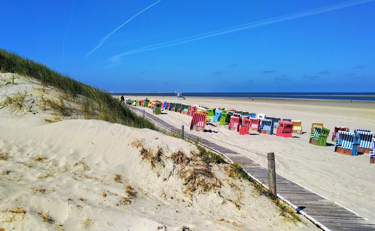 Hauptstrand Langeoog'in fotoğrafı parlak kum yüzey ile