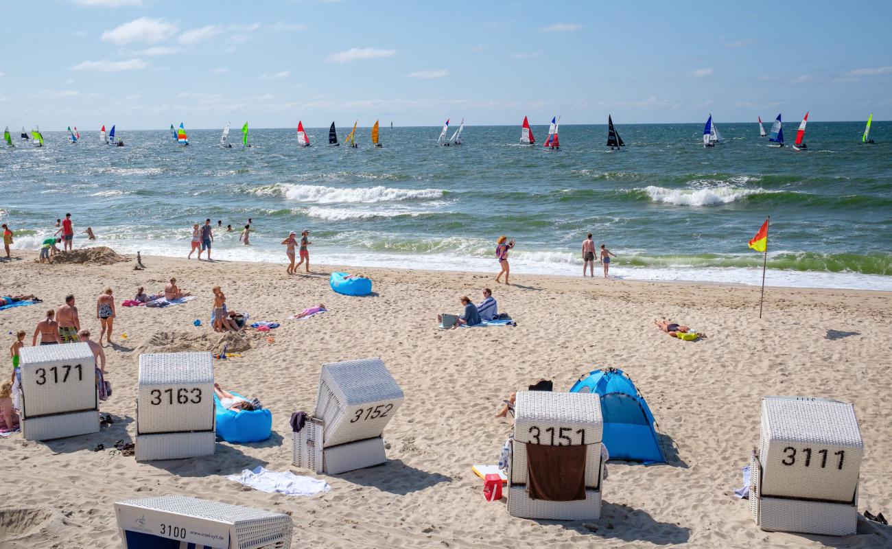 Brandenburgerstrand'in fotoğrafı parlak kum yüzey ile