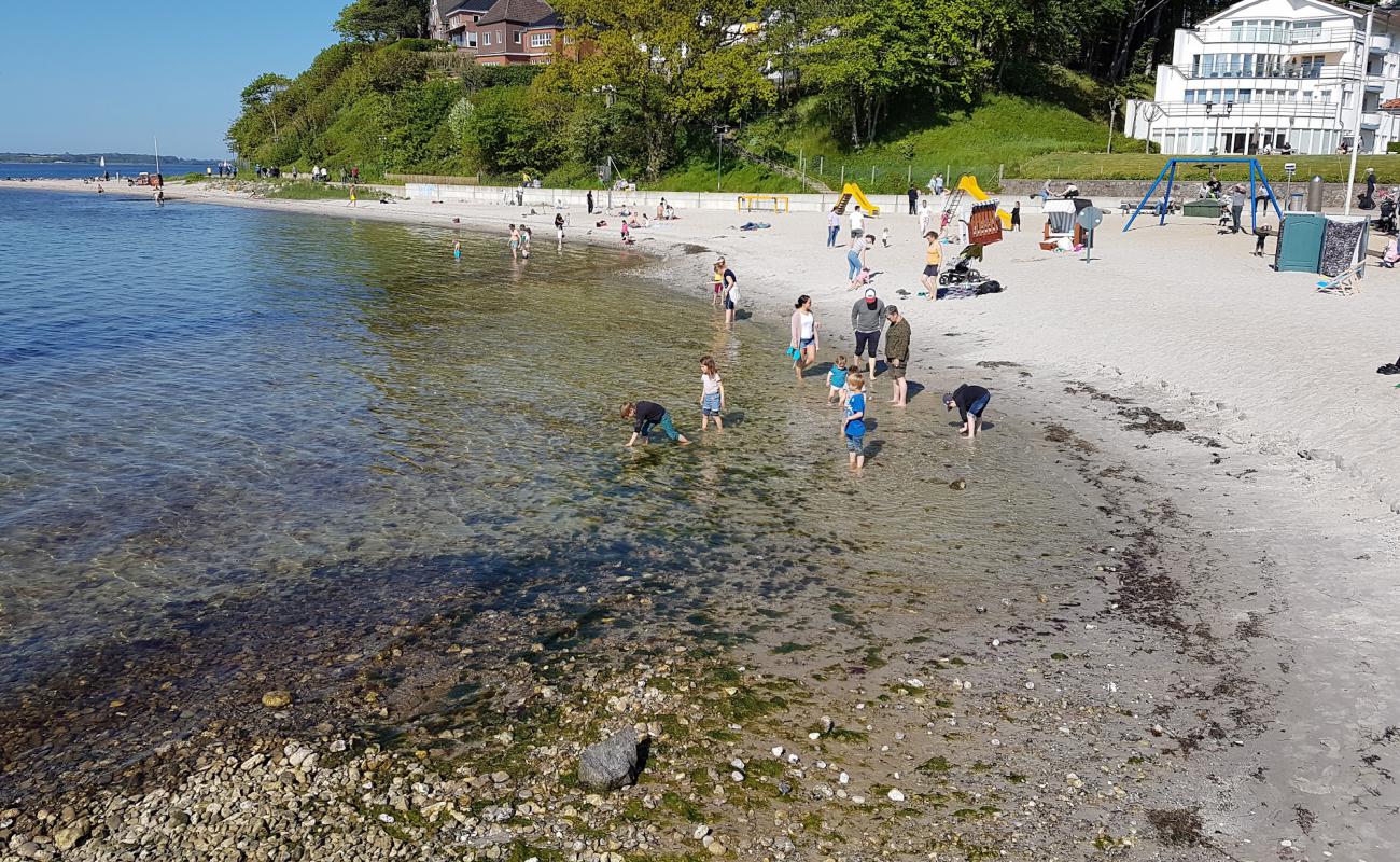Strand Glucksburg'in fotoğrafı açık bej kum yüzey ile
