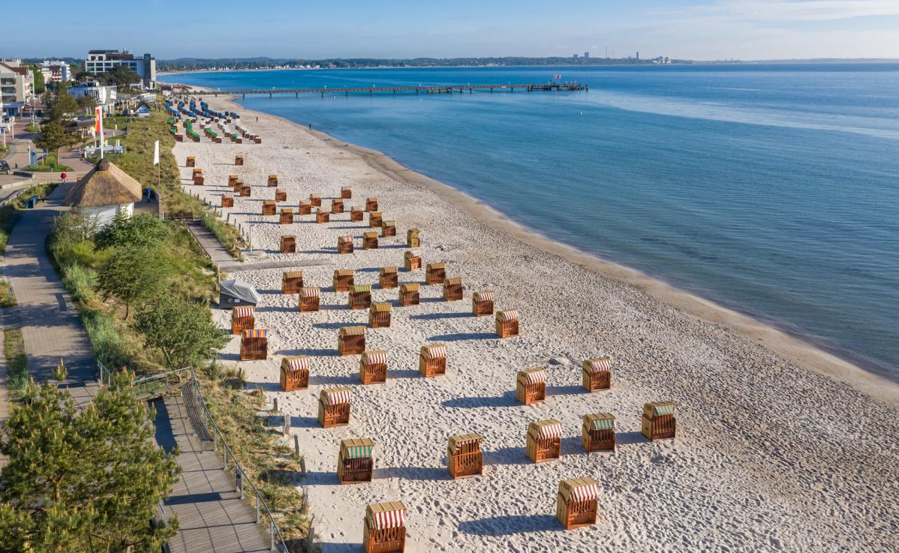 Scharbeutzer Strand'in fotoğrafı açık bej kum yüzey ile