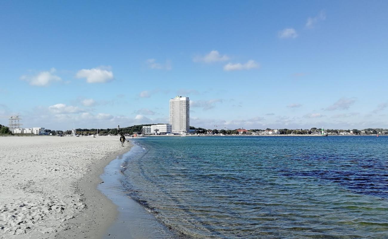 Priwall Strand'in fotoğrafı açık bej kum yüzey ile