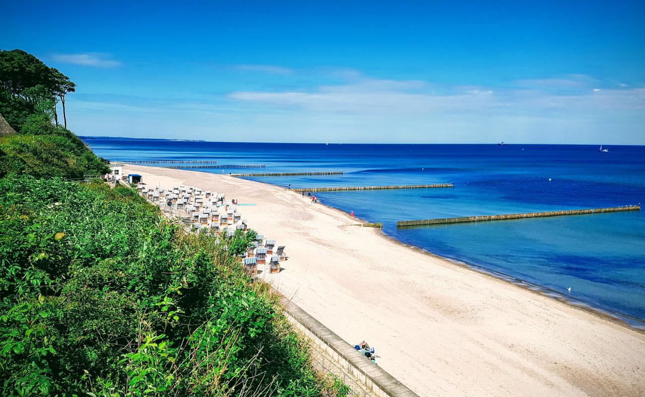 Strand Nienhagen'in fotoğrafı bej kum ve çakıl yüzey ile