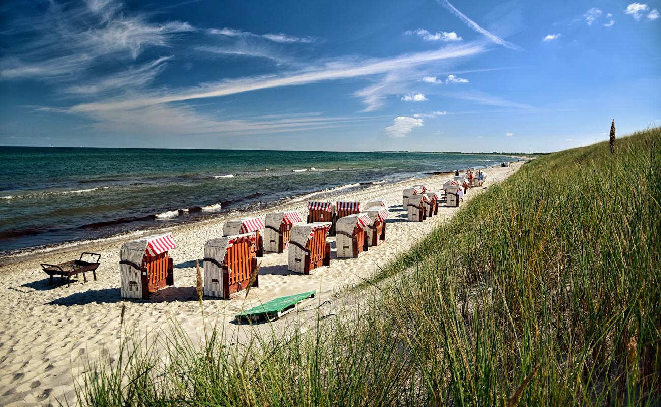 Neuhaus strand'in fotoğrafı parlak kum yüzey ile