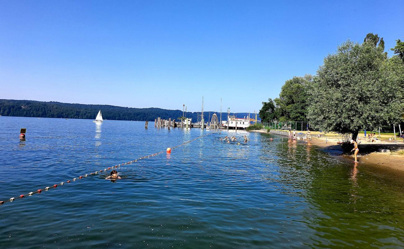Strandbad West Uberlingen am See'in fotoğrafı çim yüzey ile