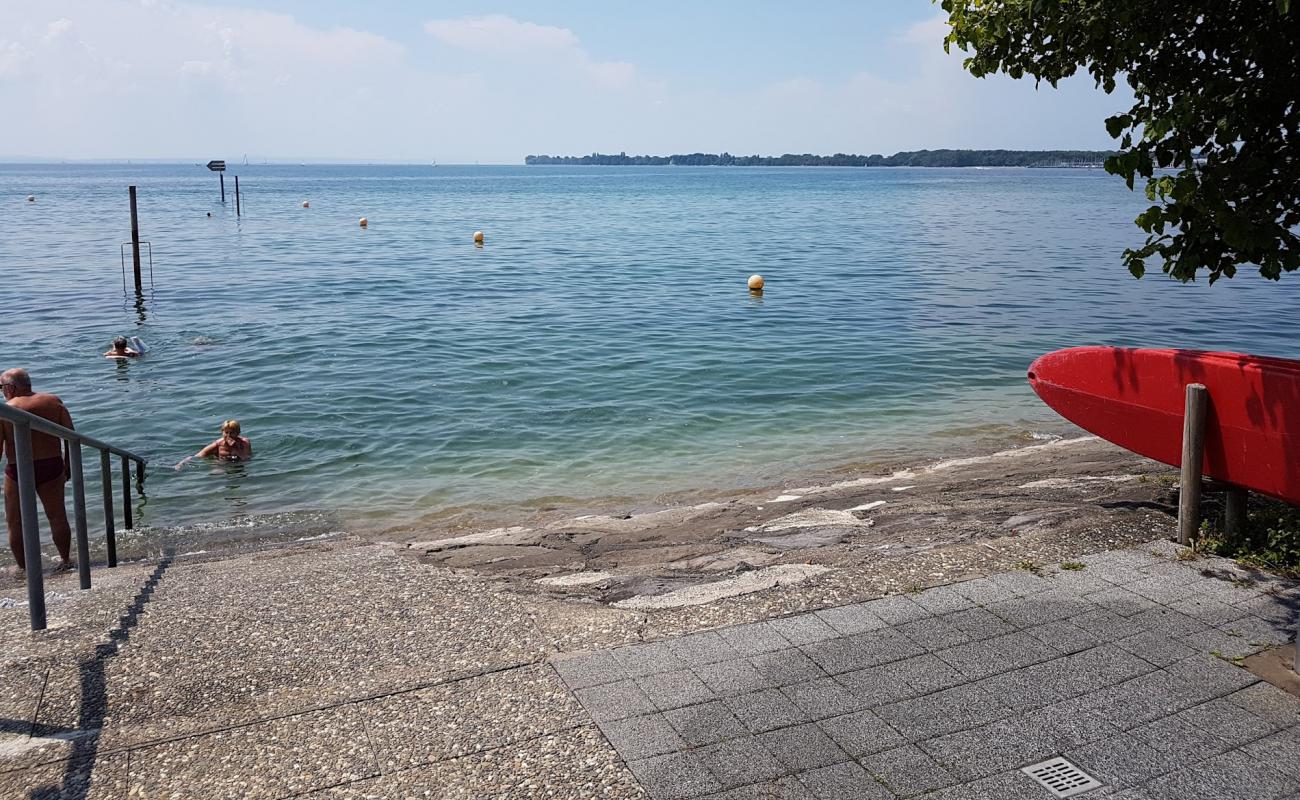 Strandbad Nonnenhorn'in fotoğrafı çim yüzey ile