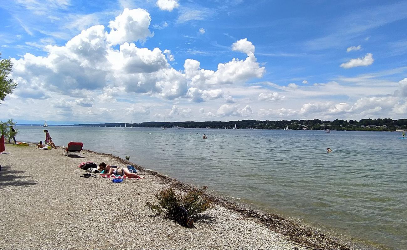 Starnberger strand'in fotoğrafı bej çakıl yüzey ile