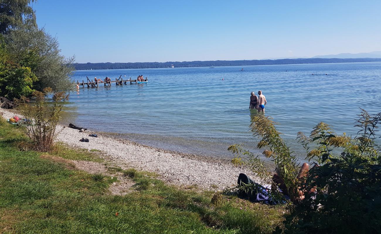 Freibad Garatshausen'in fotoğrafı bej çakıl yüzey ile