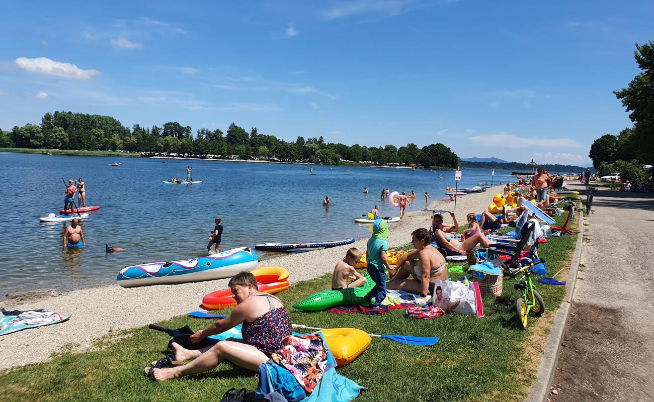 Strandcamping Waging am See'in fotoğrafı çim yüzey ile