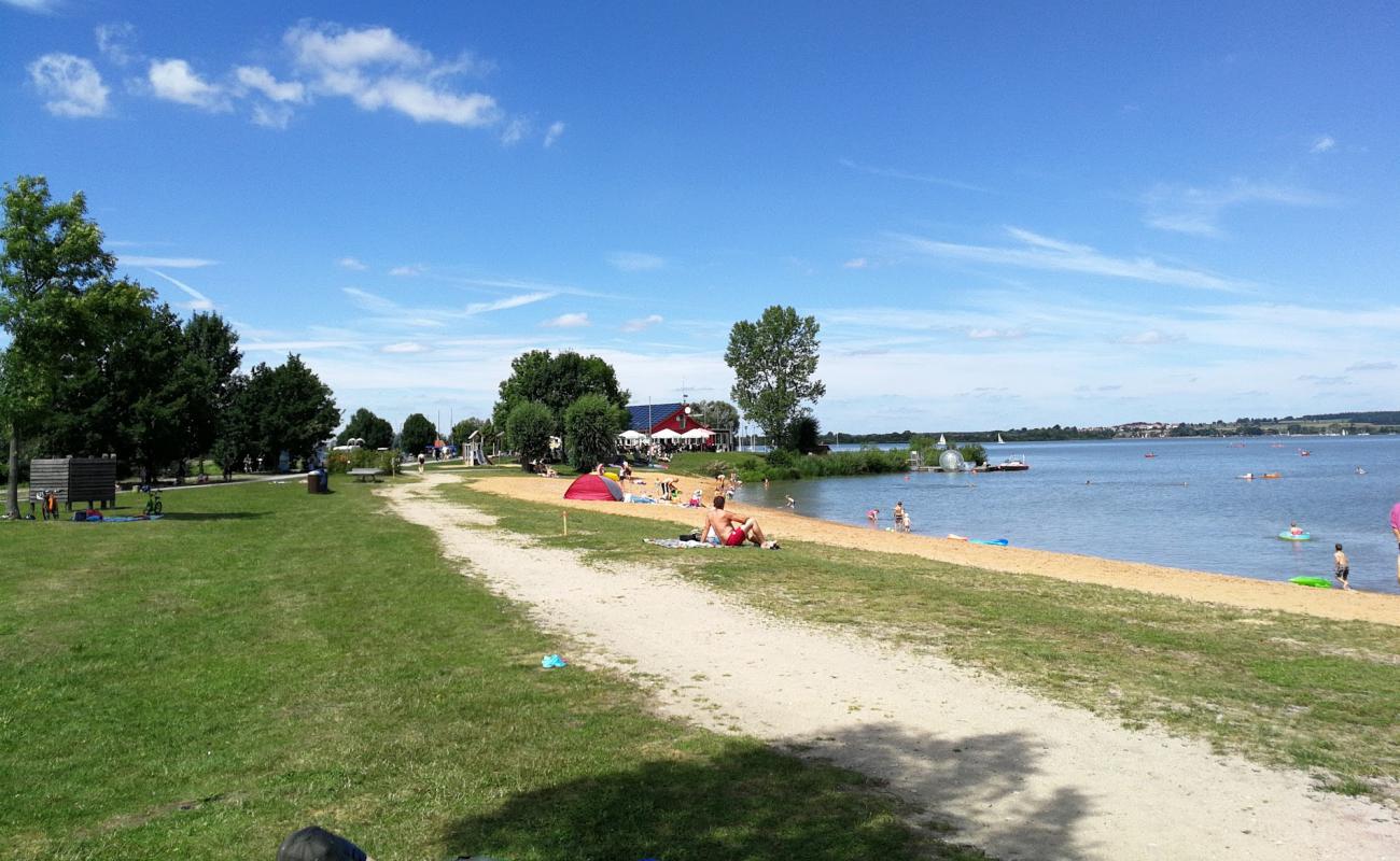 Sandstrand Altmuhlsee'in fotoğrafı parlak kum yüzey ile