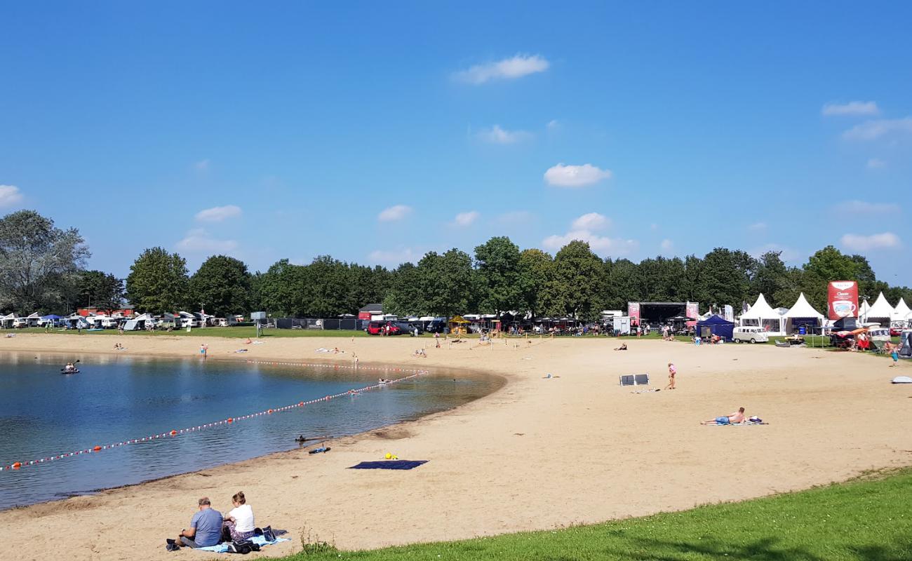 Wesel Beach'in fotoğrafı i̇nce bej kum yüzey ile