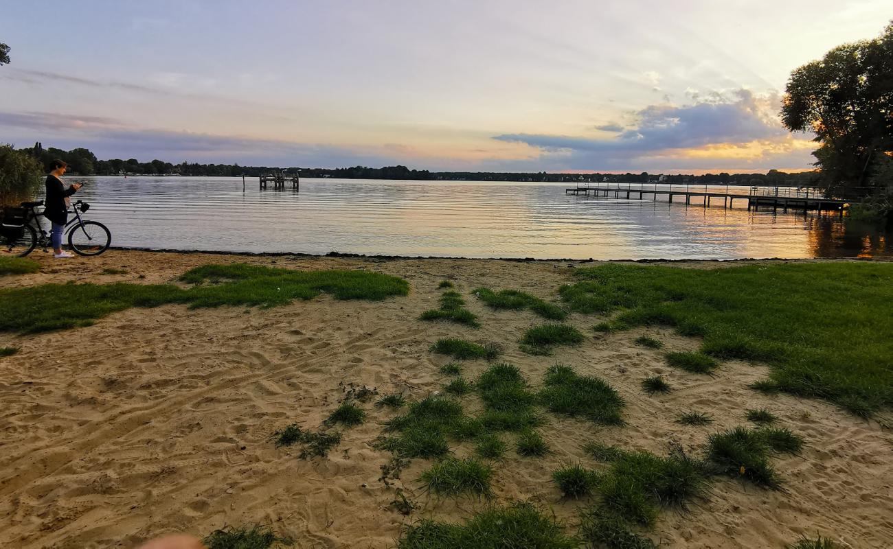 Erkner Beach'in fotoğrafı çim yüzey ile