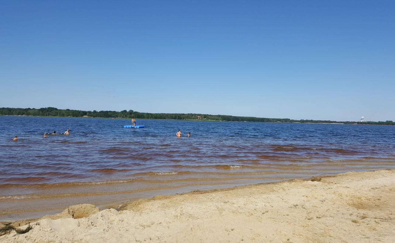 Strand Lohsa Dreiweiberner See'in fotoğrafı parlak kum yüzey ile