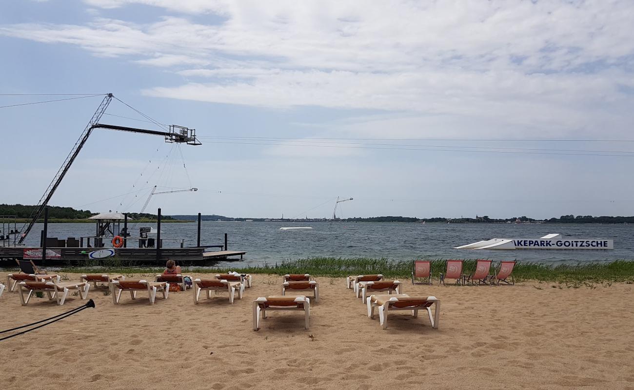 Agora Strand'in fotoğrafı çim yüzey ile